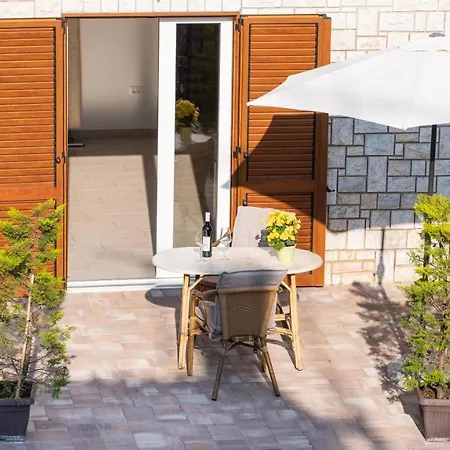 Jolly Porec: Blizu Centra I Mora Apartamento