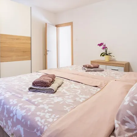 Jolly Porec: Blizu Centra I Mora Apartmán